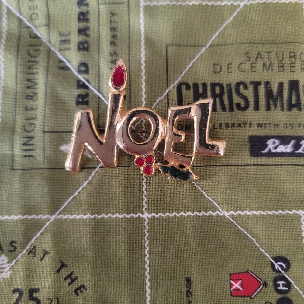 Vintage Enameled Noel Christmas Brooch Excellent Condition